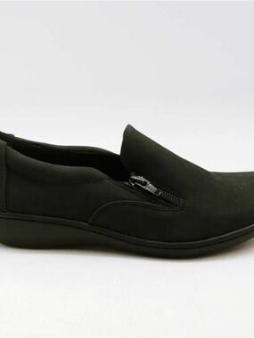 Slip-On Comfort Shoe in Black